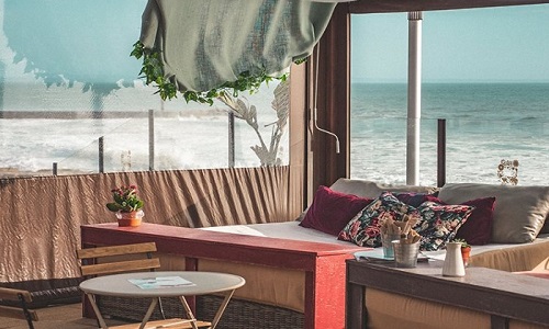 Restaurante Reverse Pool & Beach Lounge